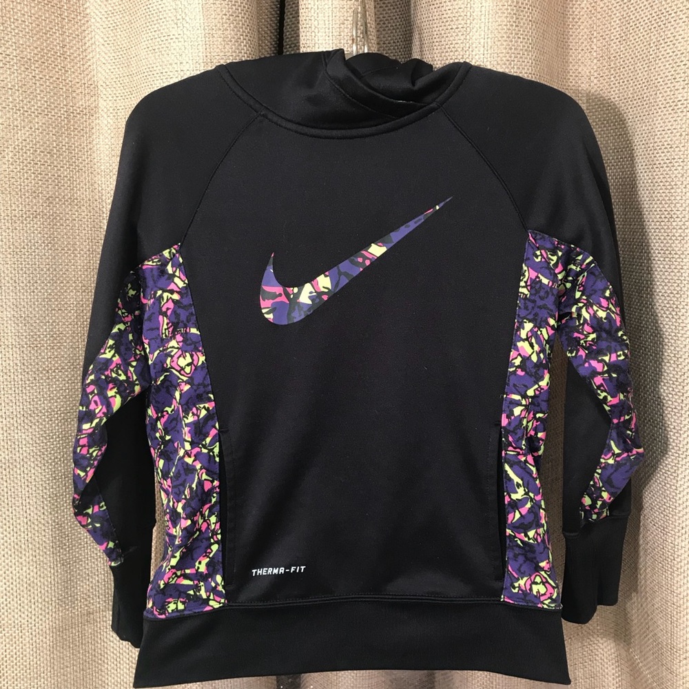 Nike Therma Fit sz Med Girls hoodie